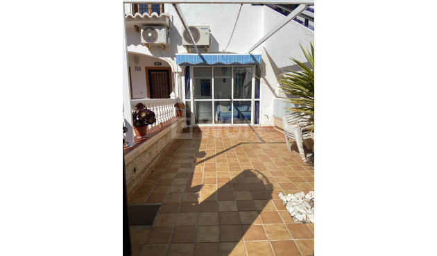Odsprzedaż - Mieszkanie w bloku - Torrevieja - La Mata