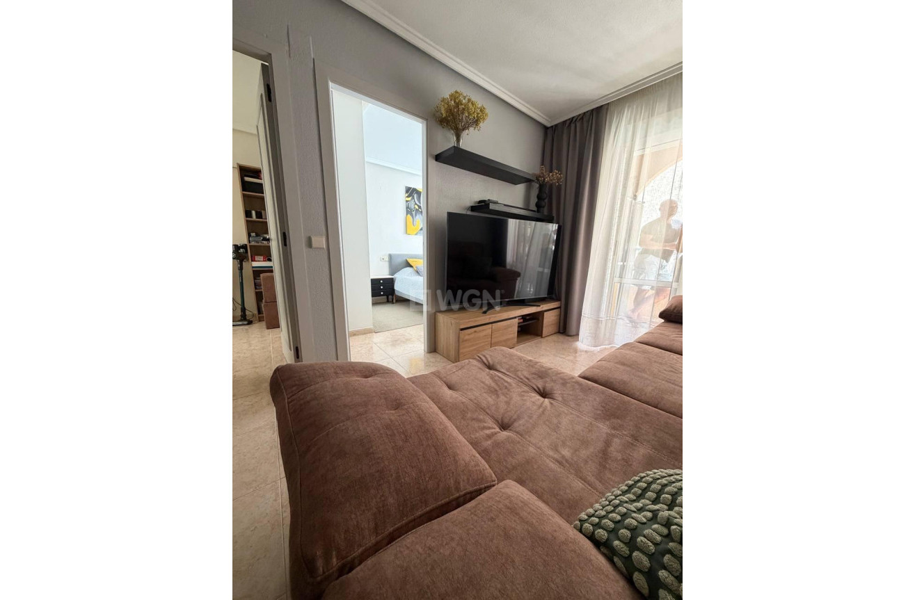 Odsprzedaż - Mieszkanie w bloku - Torrevieja - Centro
