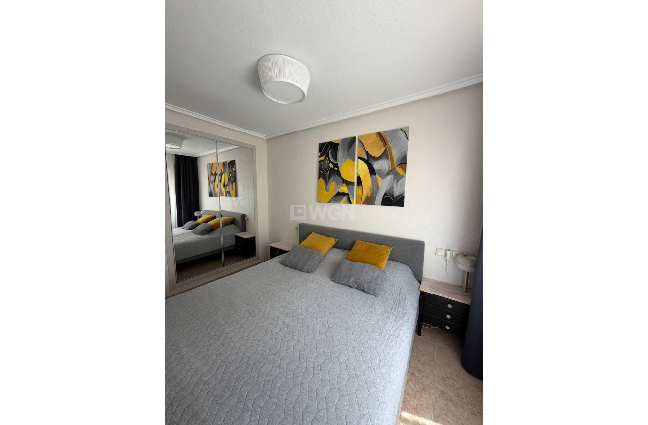 Odsprzedaż - Mieszkanie w bloku - Torrevieja - Centro