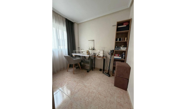 Odsprzedaż - Mieszkanie w bloku - Torrevieja - Centro