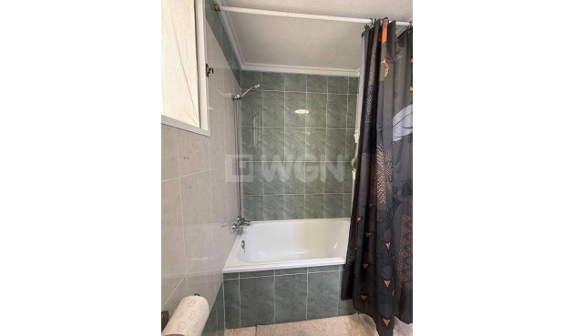 Odsprzedaż - Mieszkanie w bloku - Torrevieja - Centro