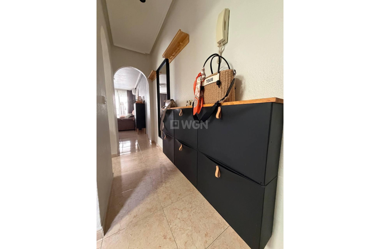 Odsprzedaż - Mieszkanie w bloku - Torrevieja - Centro
