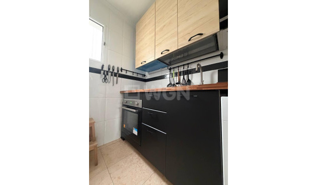 Odsprzedaż - Mieszkanie w bloku - Torrevieja - Centro