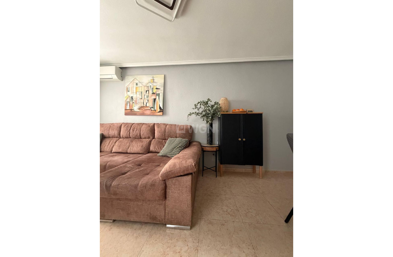 Odsprzedaż - Mieszkanie w bloku - Torrevieja - Centro