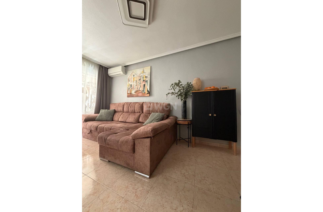 Odsprzedaż - Mieszkanie w bloku - Torrevieja - Centro