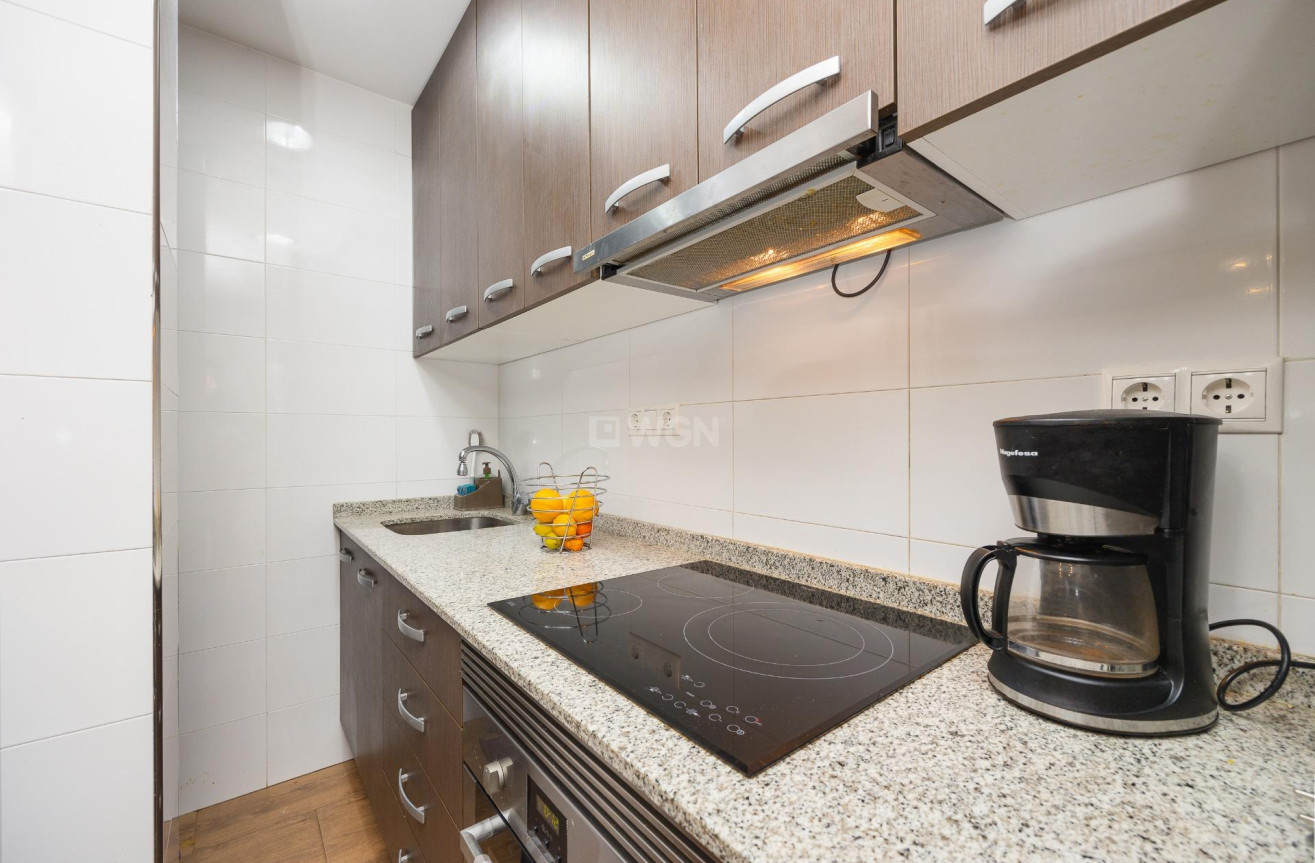 Odsprzedaż - Mieszkanie w bloku - Torrevieja - Centro