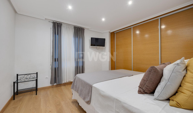 Odsprzedaż - Mieszkanie w bloku - Torrevieja - Centro