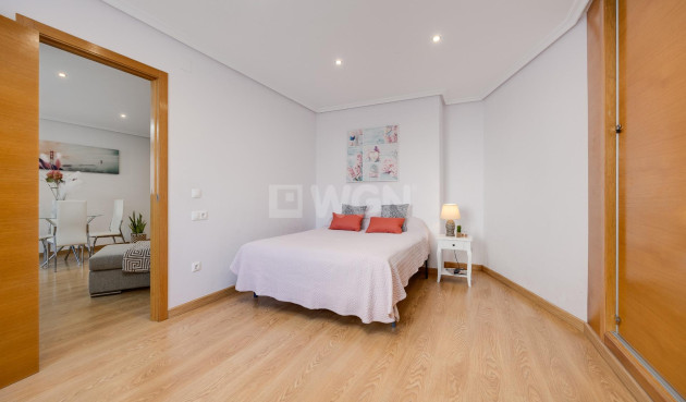 Odsprzedaż - Mieszkanie w bloku - Torrevieja - Centro