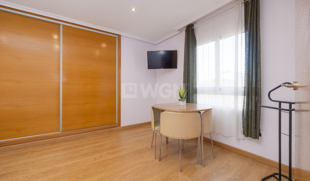 Odsprzedaż - Mieszkanie w bloku - Torrevieja - Centro