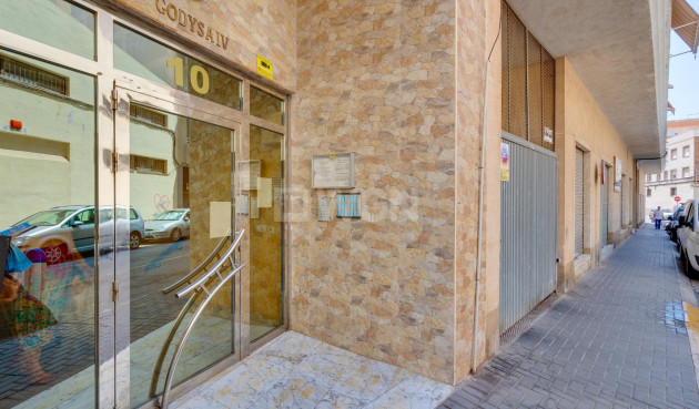 Odsprzedaż - Mieszkanie w bloku - Torrevieja - Centro