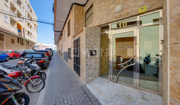 Odsprzedaż - Mieszkanie w bloku - Torrevieja - Centro