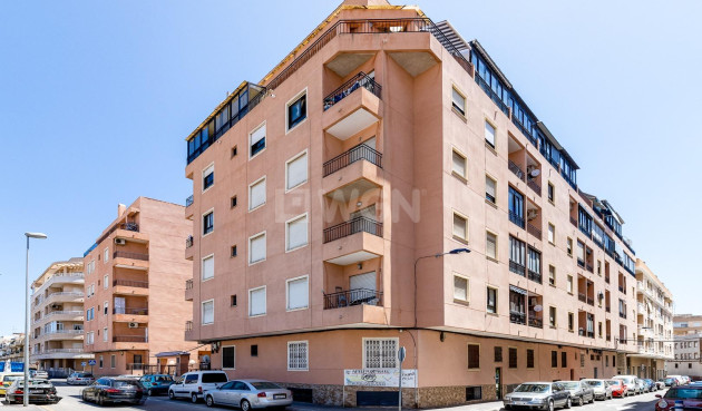 Odsprzedaż - Mieszkanie w bloku - Torrevieja - Centro