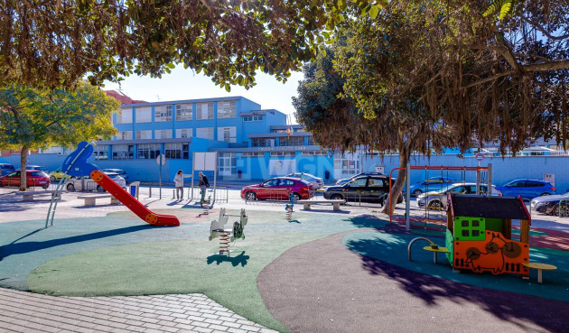 Odsprzedaż - Mieszkanie w bloku - Torrevieja - Centro
