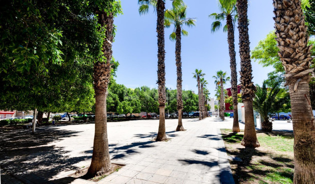 Odsprzedaż - Mieszkanie w bloku - Torrevieja - Centro