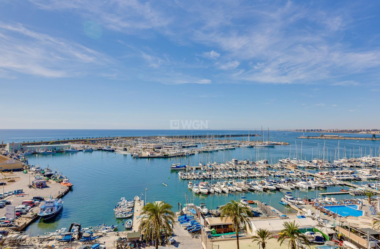 Odsprzedaż - Mieszkanie w bloku - Torrevieja - Centro