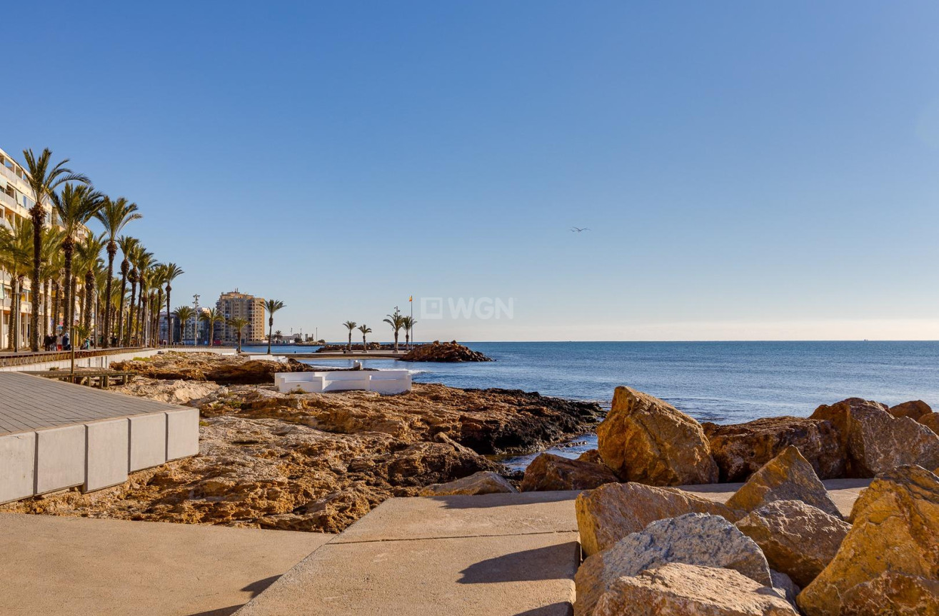 Odsprzedaż - Mieszkanie w bloku - Torrevieja - Centro