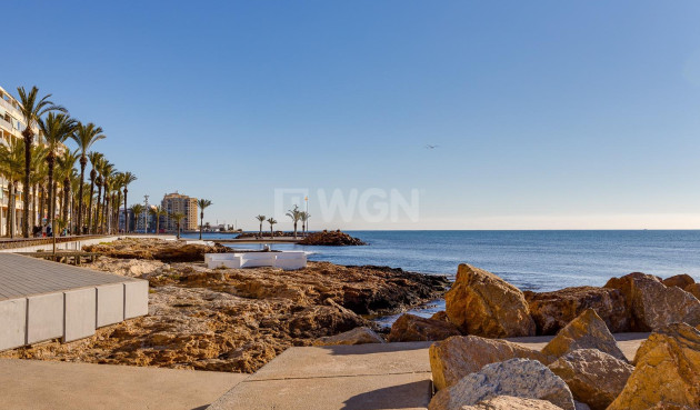 Odsprzedaż - Mieszkanie w bloku - Torrevieja - Centro