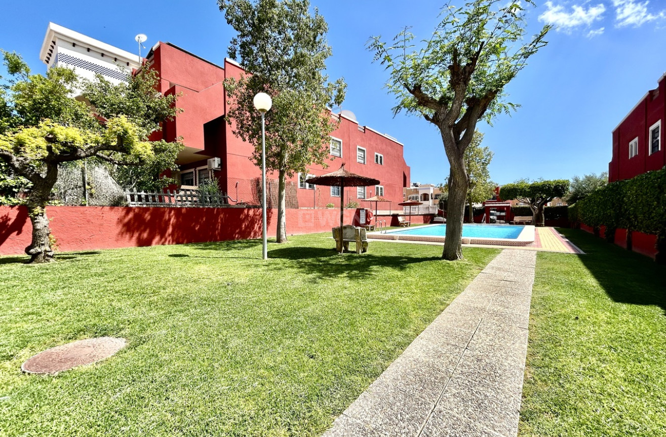 Odsprzedaż - Mieszkanie w bloku - Los Altos - Costa Blanca