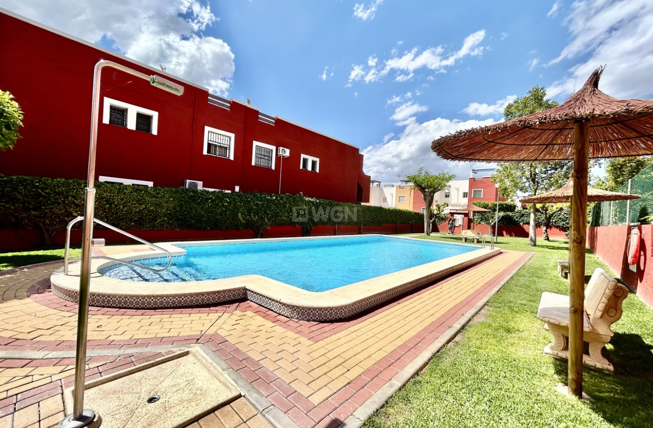 Odsprzedaż - Mieszkanie w bloku - Los Altos - Costa Blanca