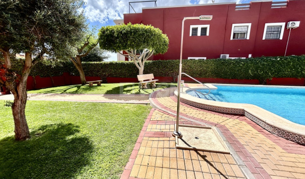 Odsprzedaż - Mieszkanie w bloku - Los Altos - Costa Blanca