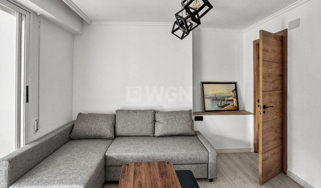 Odsprzedaż - Mieszkanie w bloku - Torrevieja - Costa Blanca