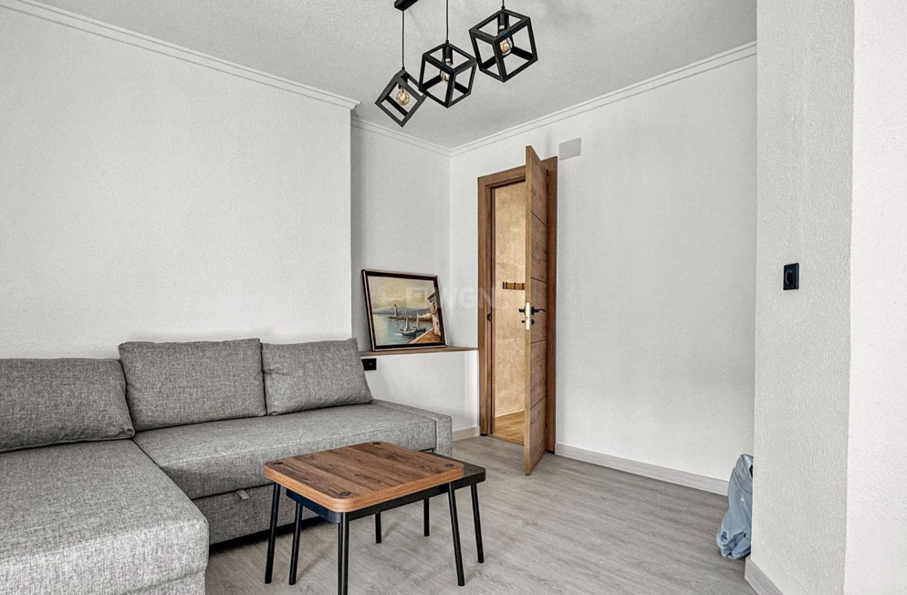 Odsprzedaż - Mieszkanie w bloku - Torrevieja - Costa Blanca