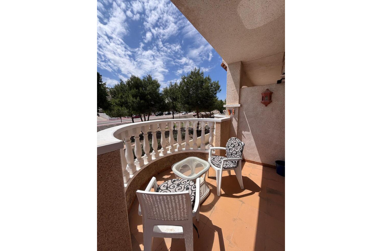 Odsprzedaż - Kamienica - Villamartin - Costa Blanca
