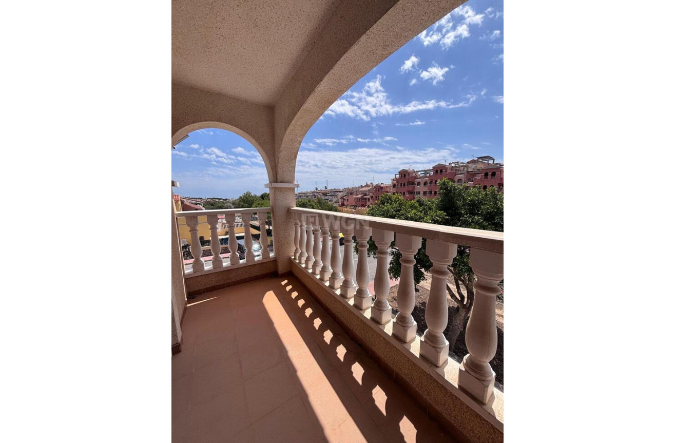 Odsprzedaż - Kamienica - Villamartin - Costa Blanca