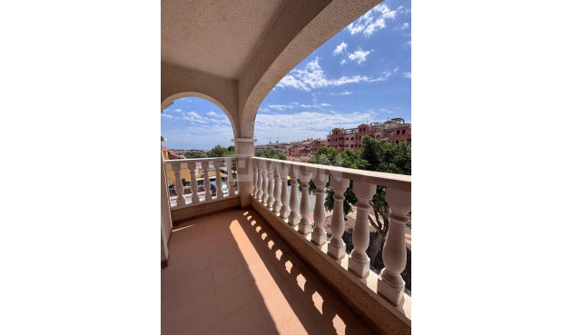Odsprzedaż - Kamienica - Villamartin - Costa Blanca