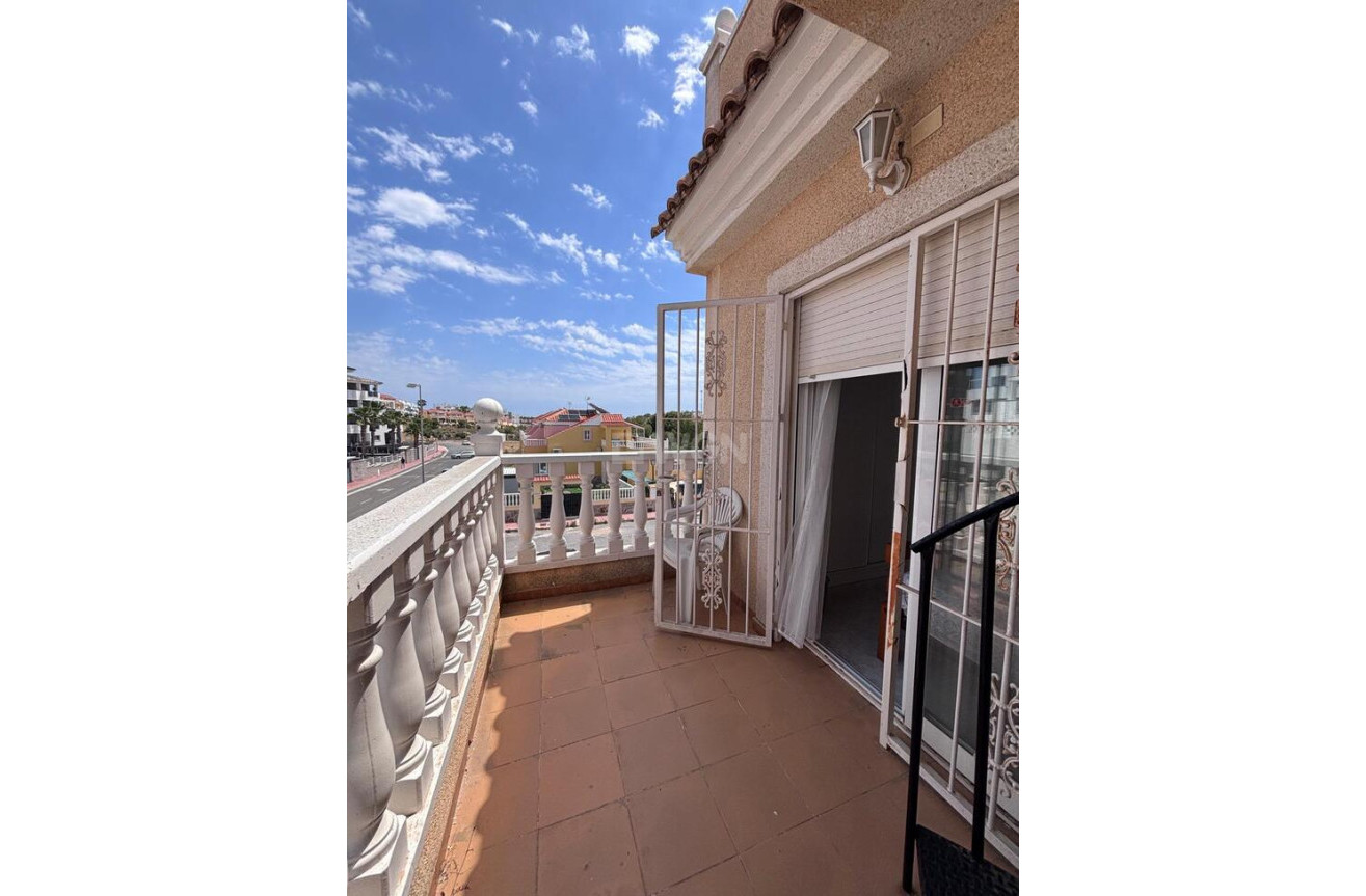 Odsprzedaż - Kamienica - Villamartin - Costa Blanca