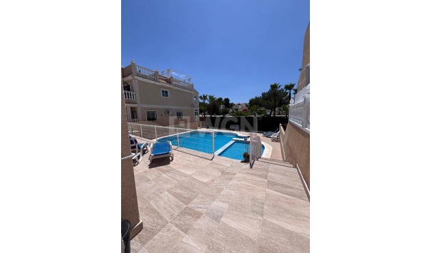 Odsprzedaż - Kamienica - Villamartin - Costa Blanca