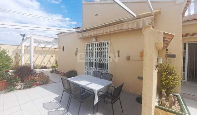 Odsprzedaż - Villa - Villamartin - Costa Blanca