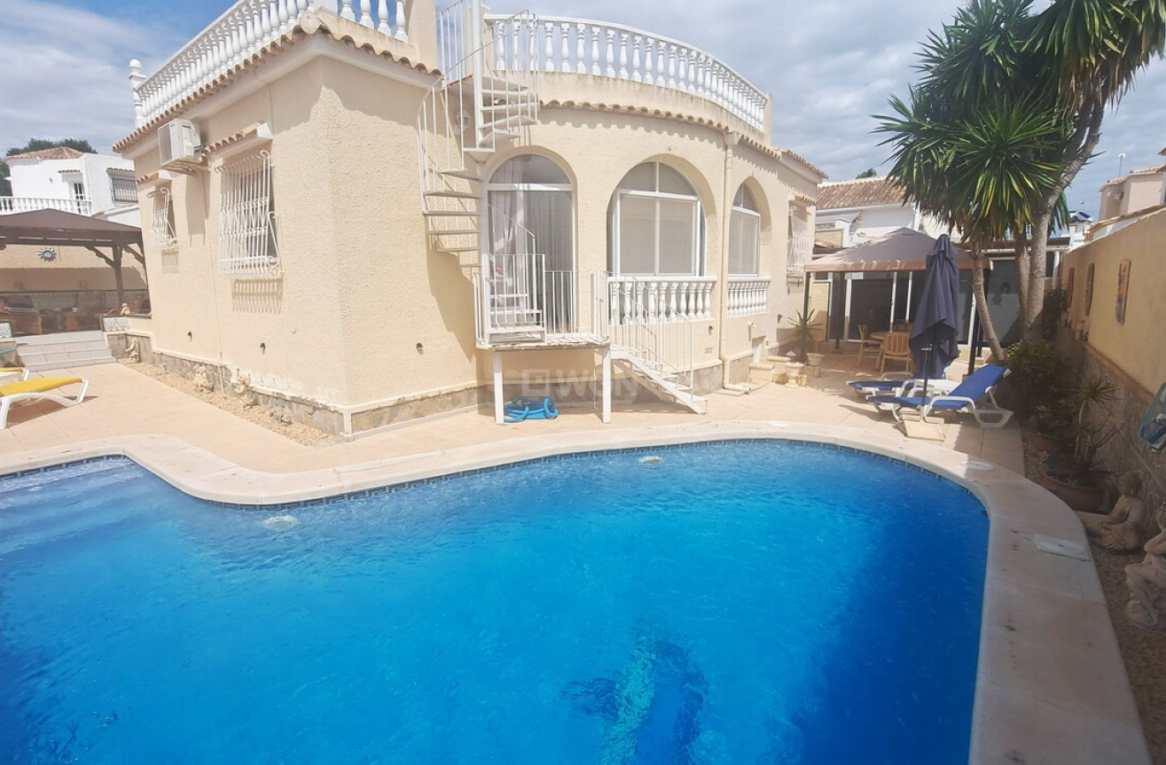 Odsprzedaż - Villa - Villamartin - Costa Blanca