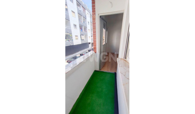 Odsprzedaż - Mieszkanie w bloku - Torrevieja - Centro