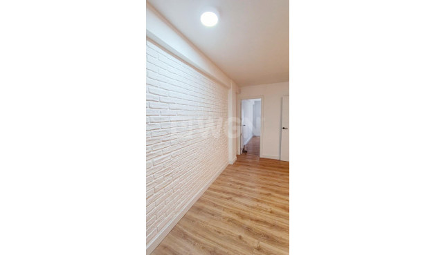 Odsprzedaż - Mieszkanie w bloku - Torrevieja - Centro