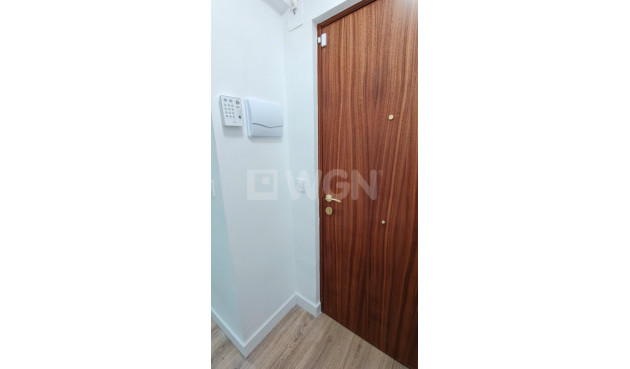 Odsprzedaż - Mieszkanie w bloku - Torrevieja - Centro