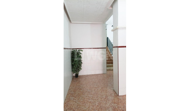 Odsprzedaż - Mieszkanie w bloku - Torrevieja - Centro