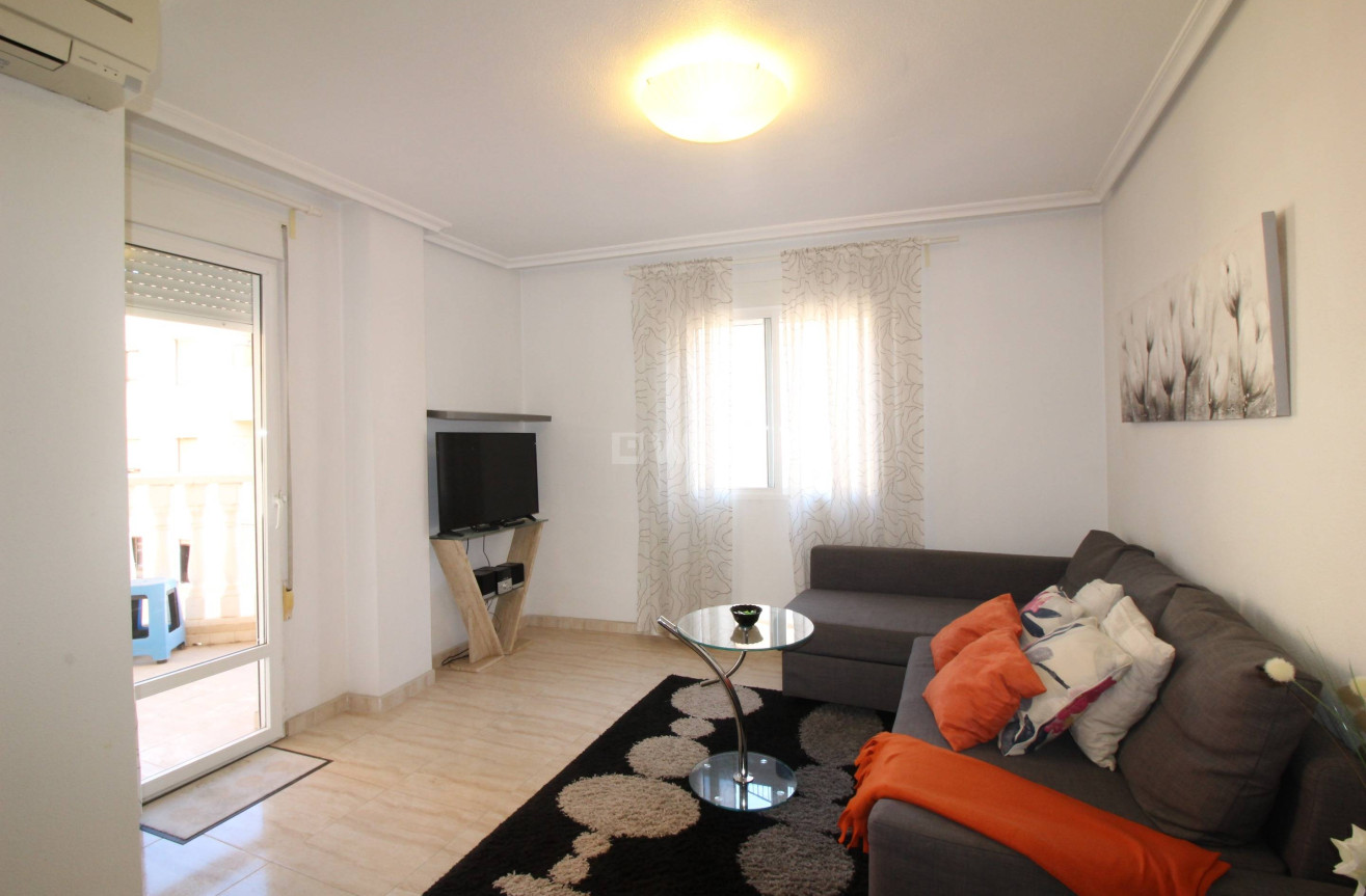 Odsprzedaż - Mieszkanie w bloku - Torrevieja - Centro