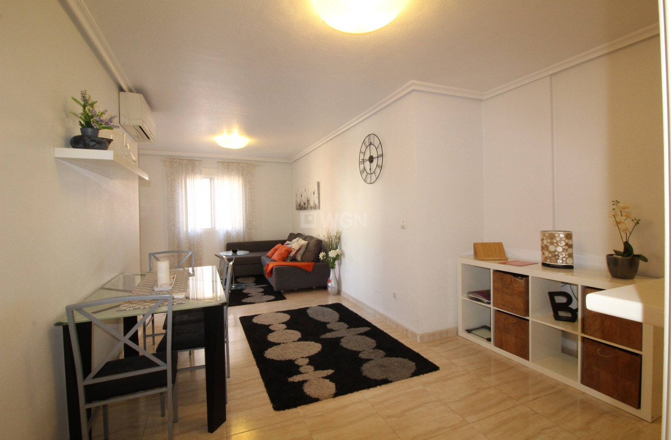 Odsprzedaż - Mieszkanie w bloku - Torrevieja - Centro