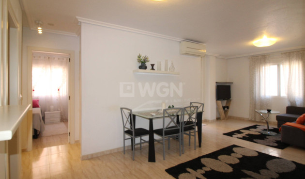 Odsprzedaż - Mieszkanie w bloku - Torrevieja - Centro