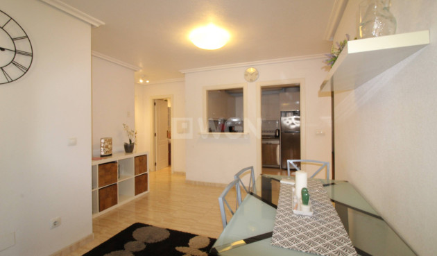 Odsprzedaż - Mieszkanie w bloku - Torrevieja - Centro