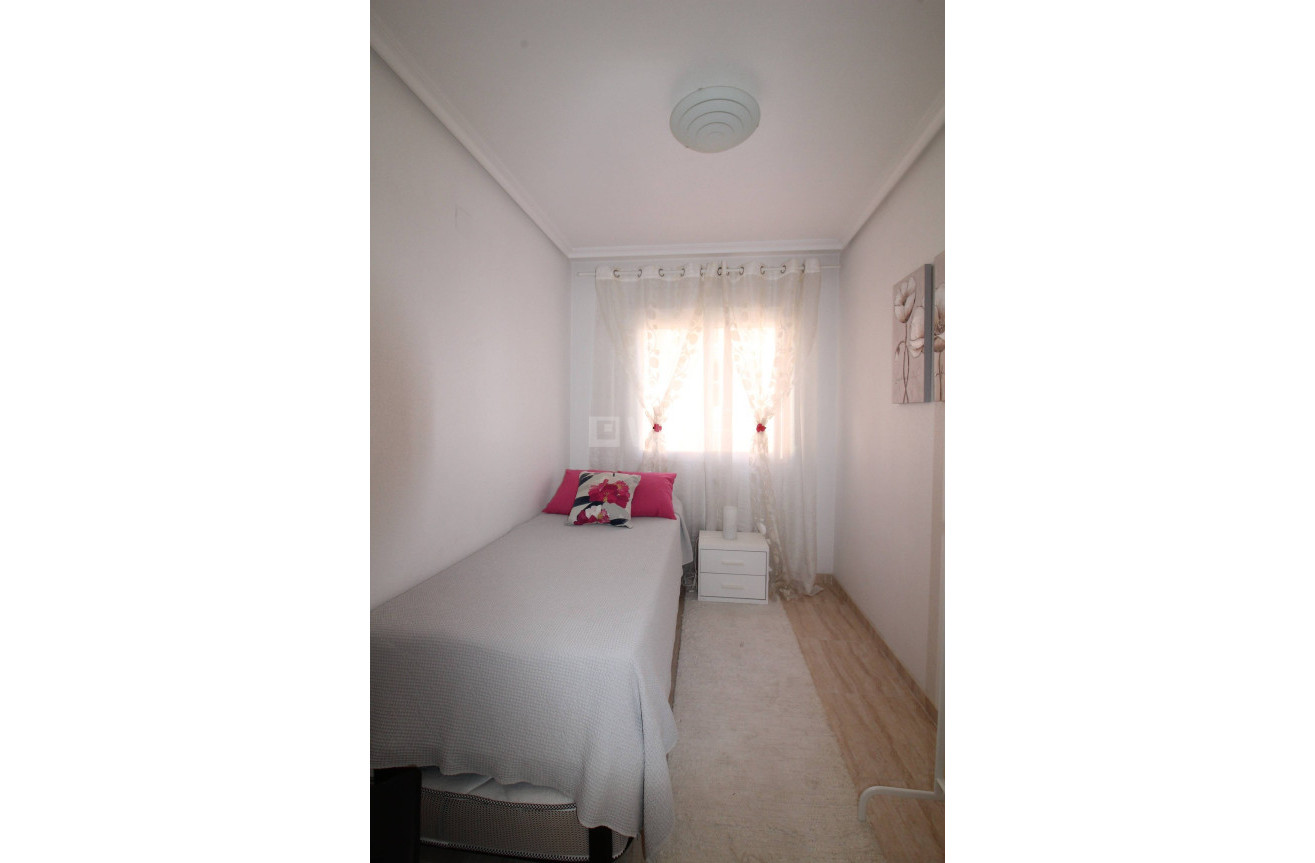 Odsprzedaż - Mieszkanie w bloku - Torrevieja - Centro