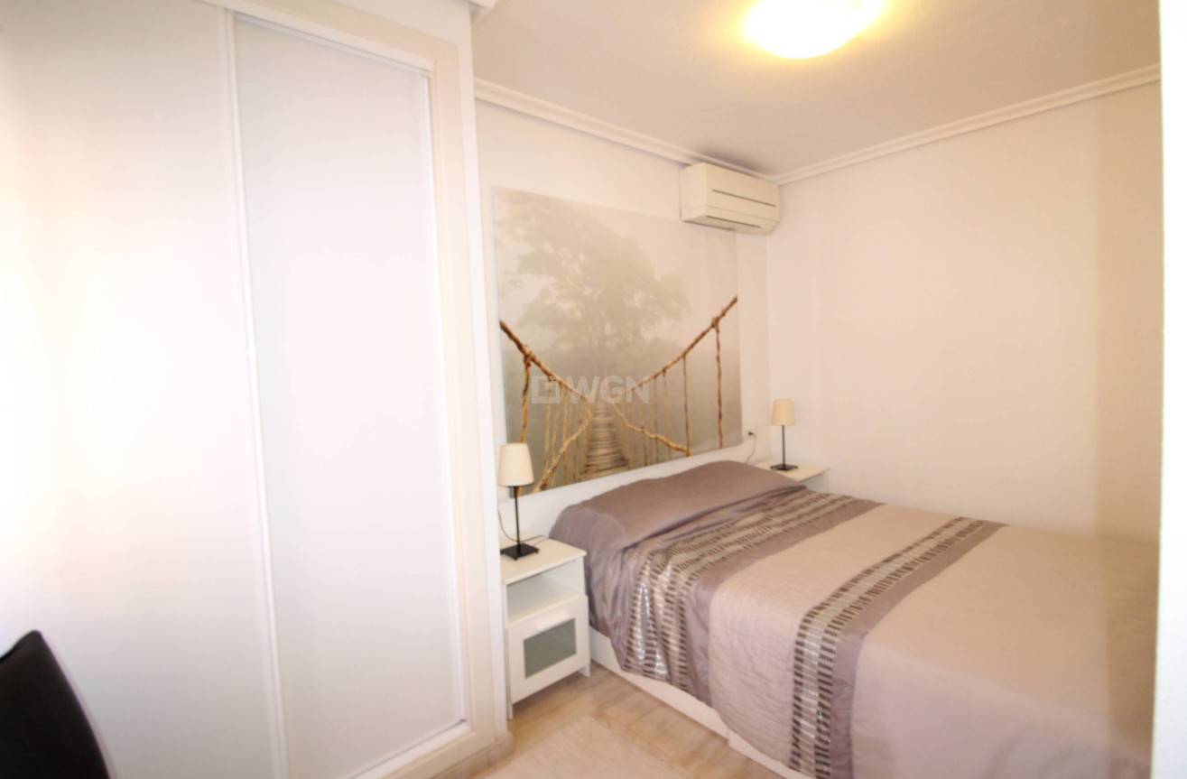 Odsprzedaż - Mieszkanie w bloku - Torrevieja - Centro