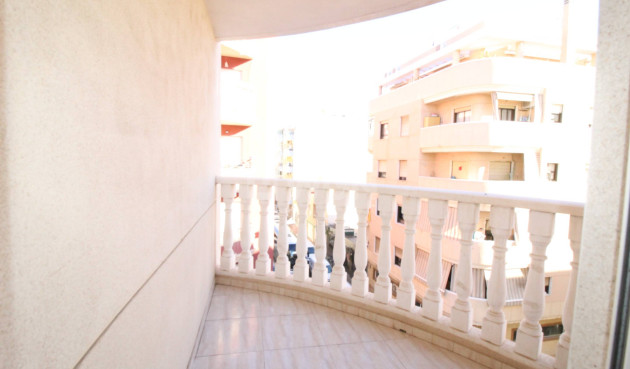 Odsprzedaż - Mieszkanie w bloku - Torrevieja - Centro