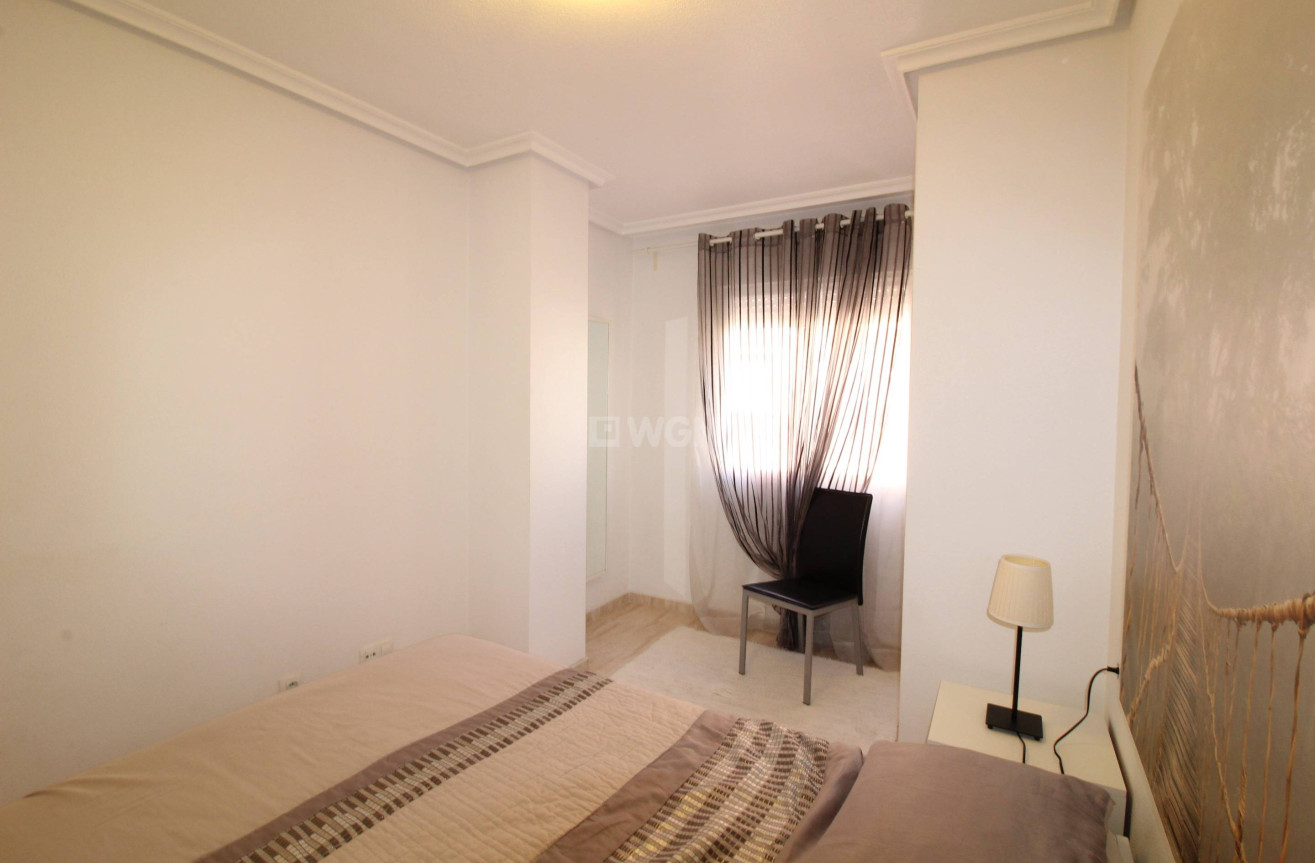 Odsprzedaż - Mieszkanie w bloku - Torrevieja - Centro