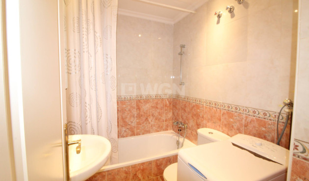 Odsprzedaż - Mieszkanie w bloku - Torrevieja - Centro