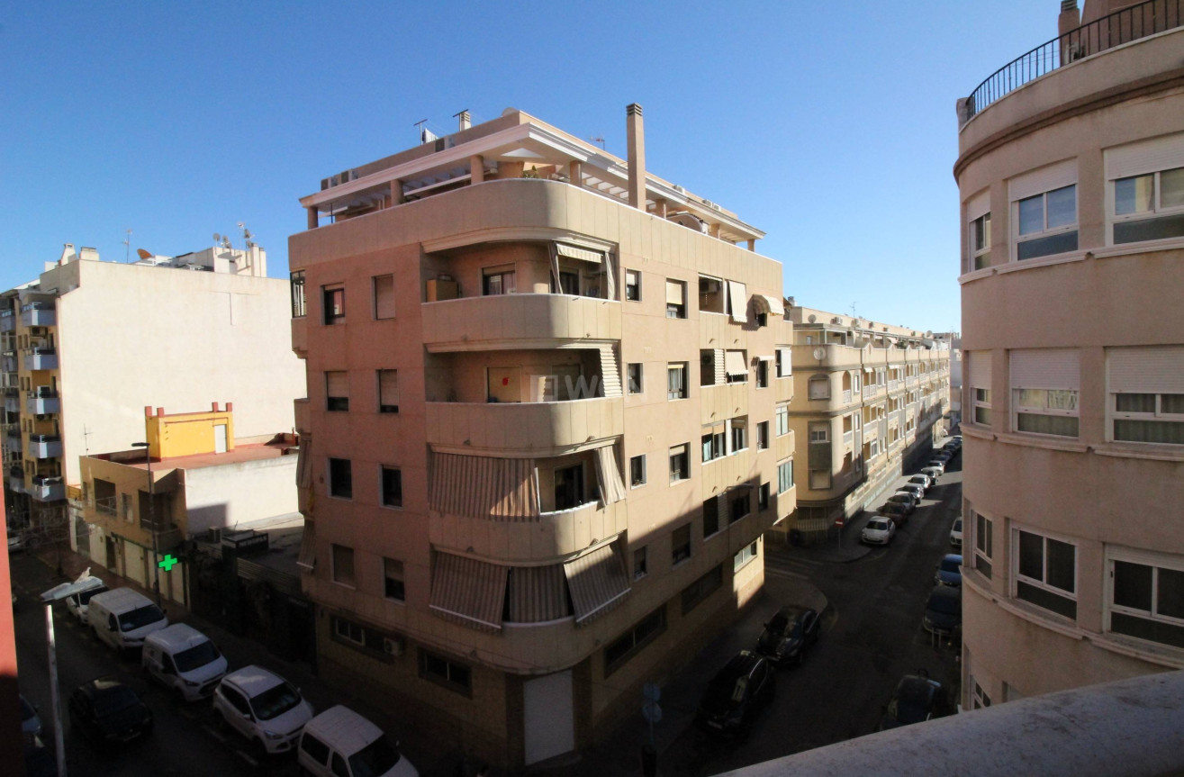 Odsprzedaż - Mieszkanie w bloku - Torrevieja - Centro