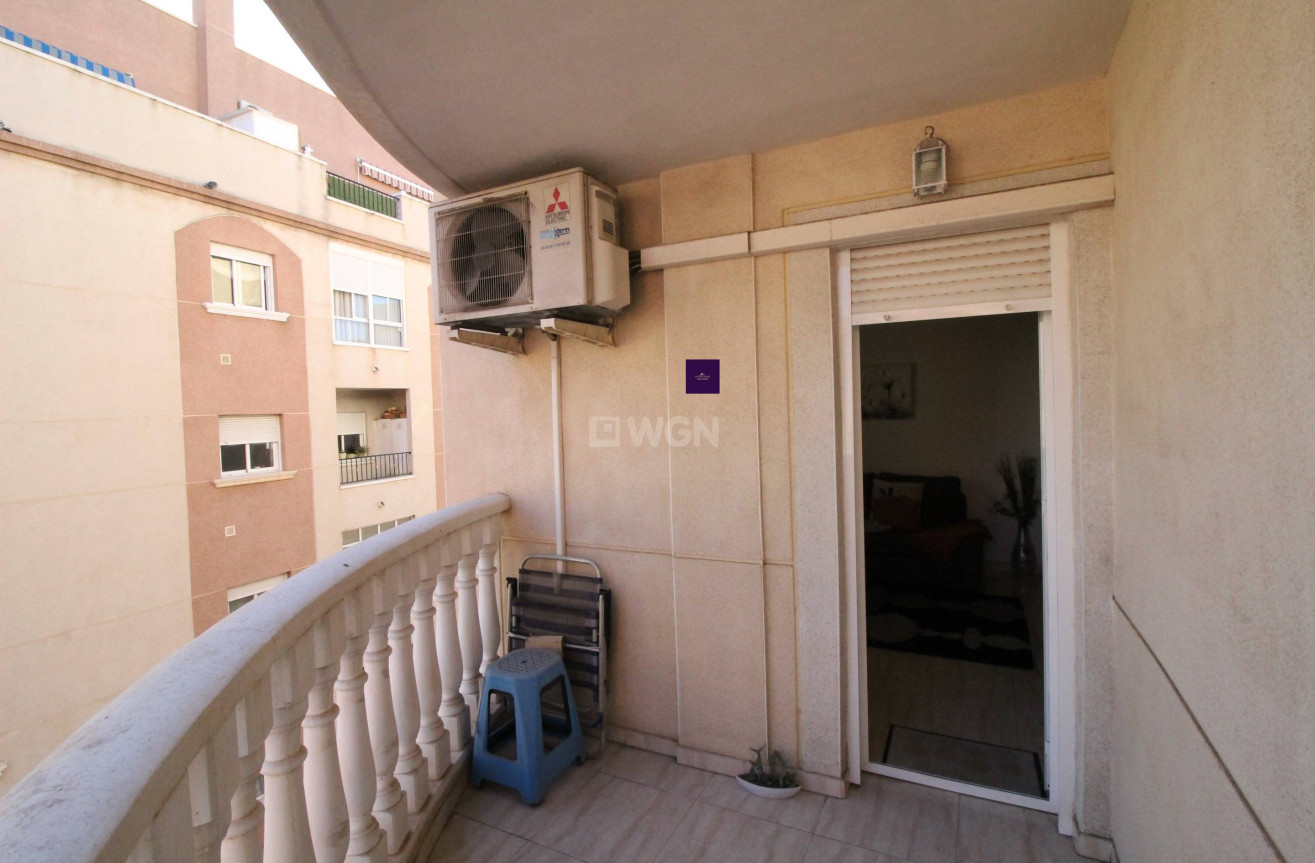 Odsprzedaż - Mieszkanie w bloku - Torrevieja - Centro