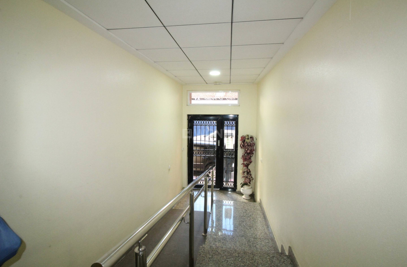 Odsprzedaż - Mieszkanie w bloku - Torrevieja - Centro