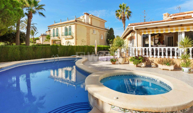 Odsprzedaż - Villa - Cabo Roig - Muy Cerca De La Playa